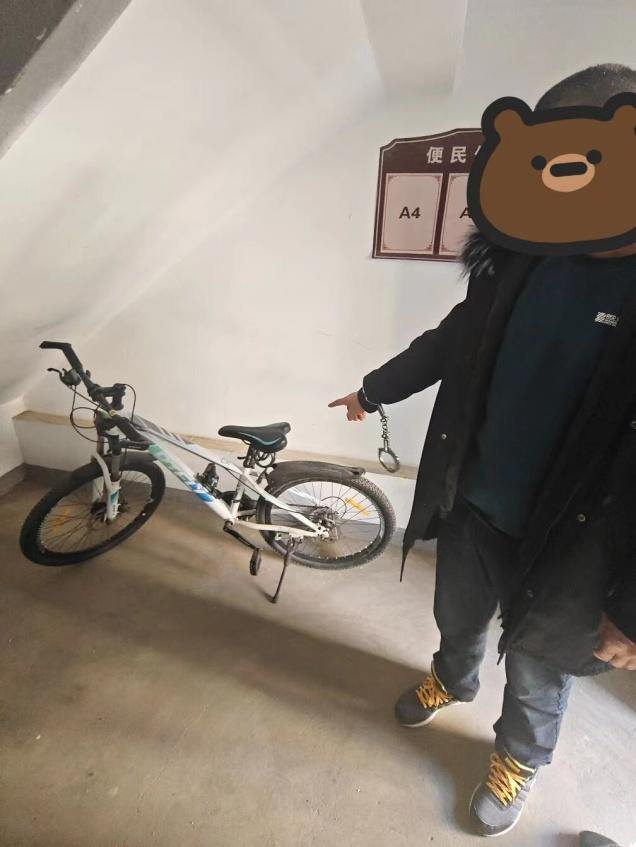 DƬ